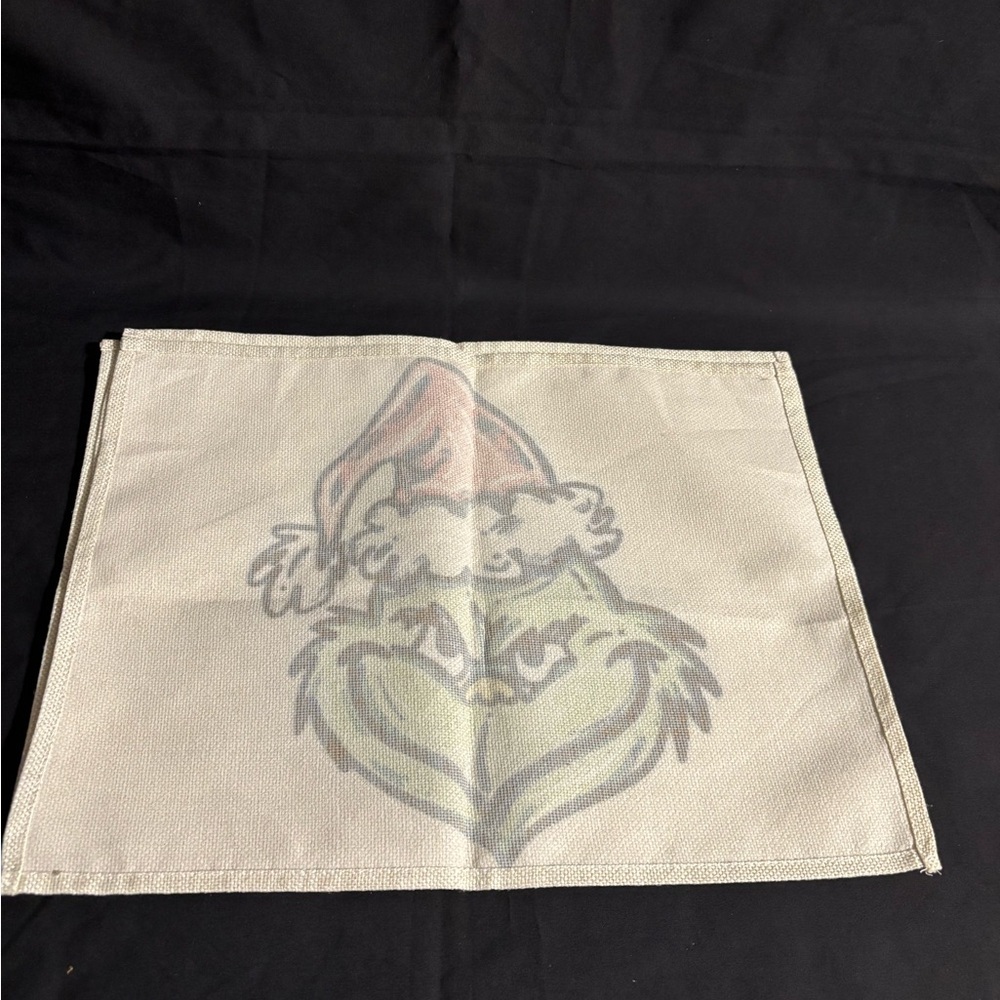 The Grinch Face Christmas Holiday Decorative Table Napkins set of 4 - Picture 3 of 4
